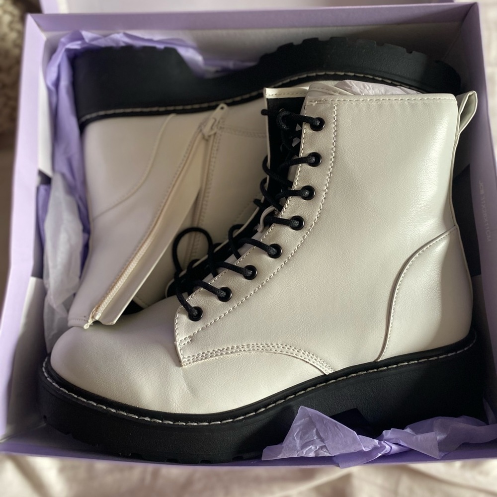 WHITE COMBAT BOOTS - Picture 3 of 4
